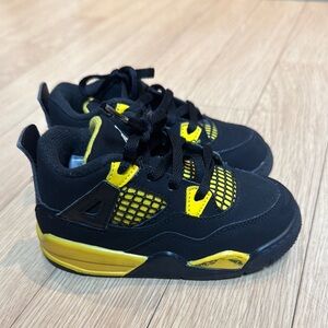 Jordan 4 retro Thunder
